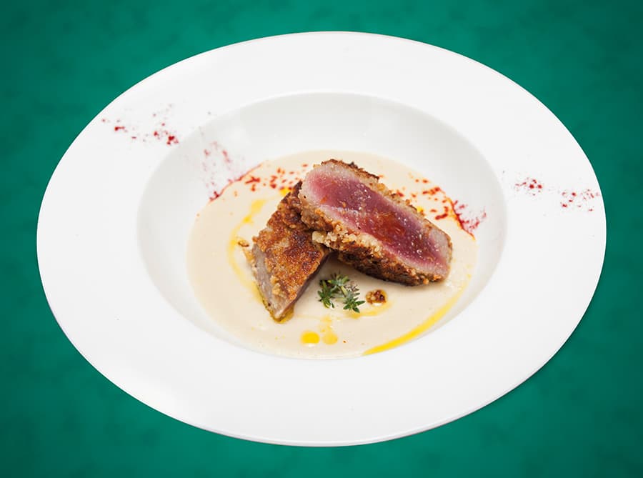 Ricetta Filetto Tonno Crosta Amaretti Crema Fagioli