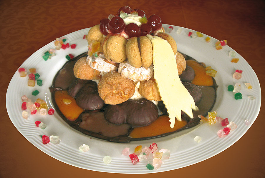 Ricetta Trionfo Natale baci amaretti